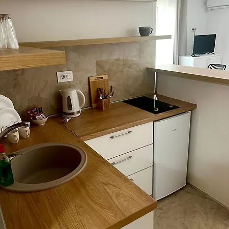 Runway Rest Apartment Surcin